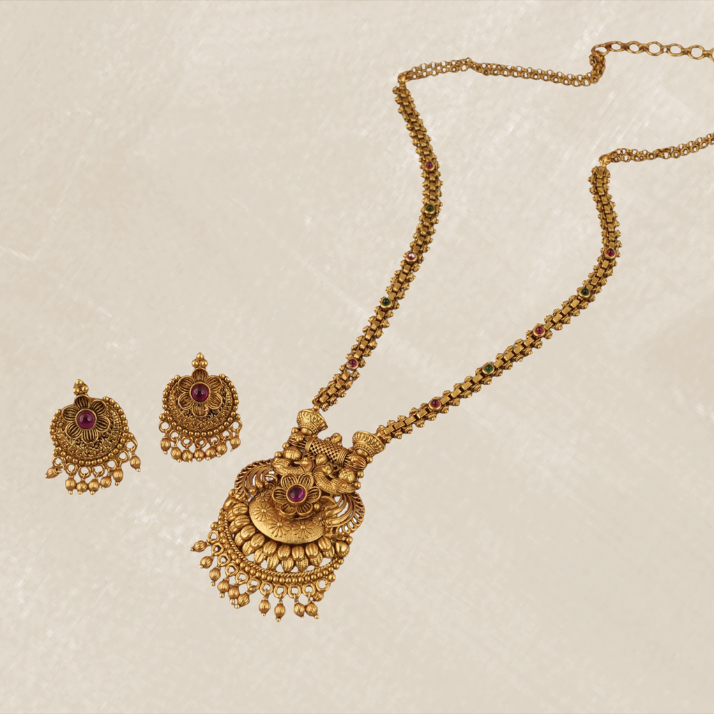 Graceful Antique Gold Long Stone Pendant Set