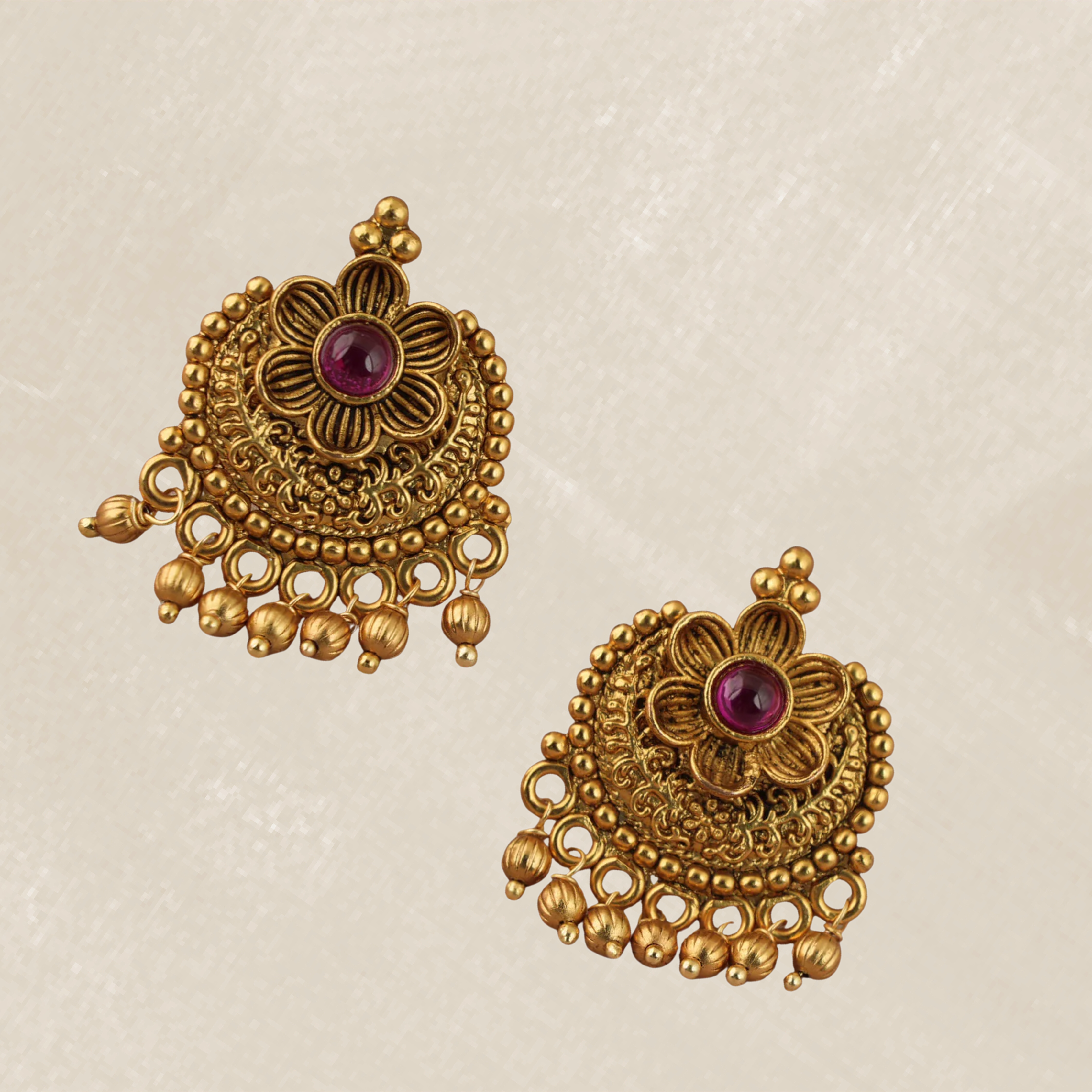 Graceful Antique Gold Long Stone Pendant Set